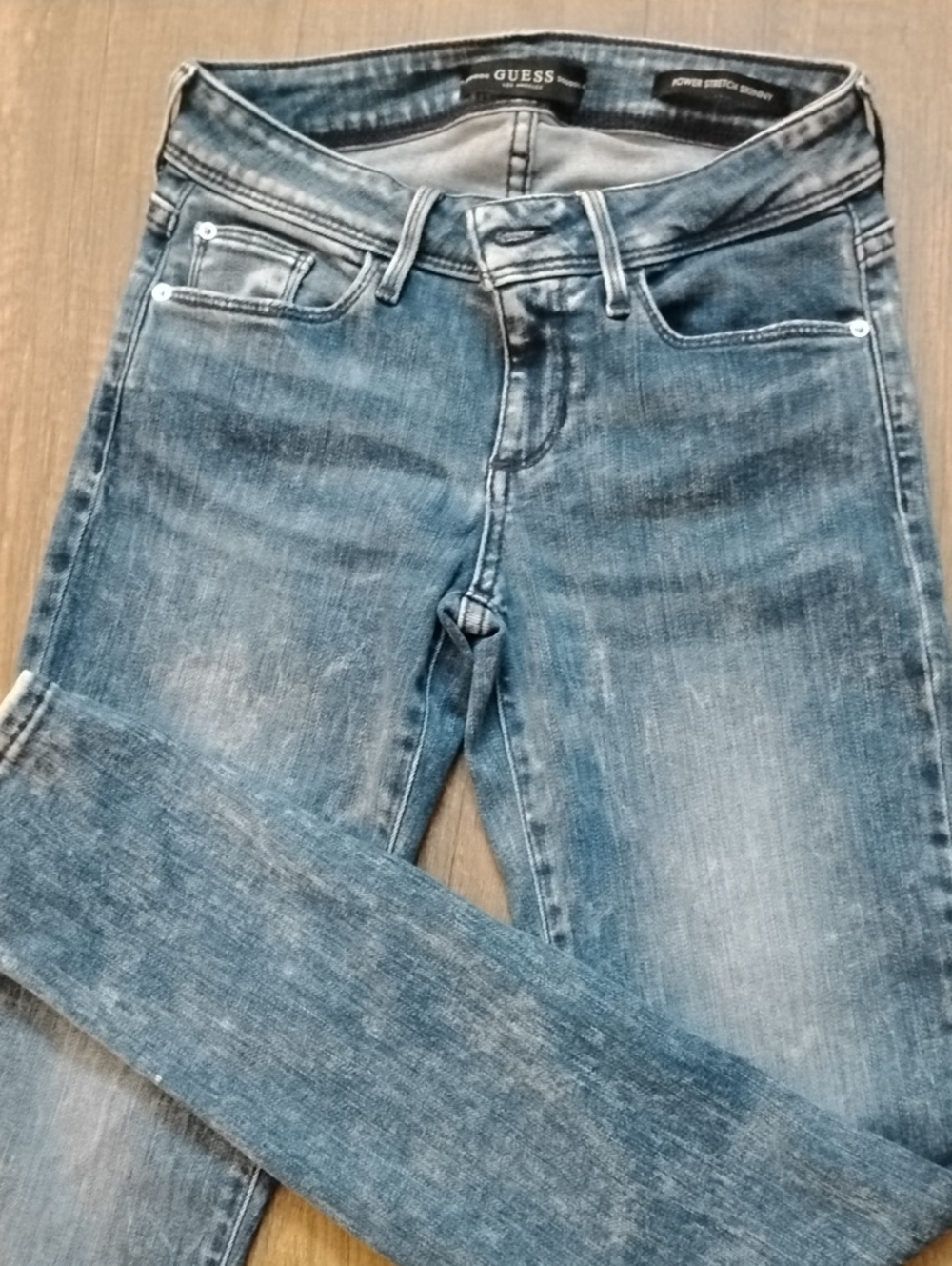 GUESS Women's Light Blue Slim Skinny Jeans